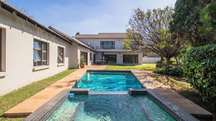 5 Bedroom Property for Sale in Lakefield Gauteng