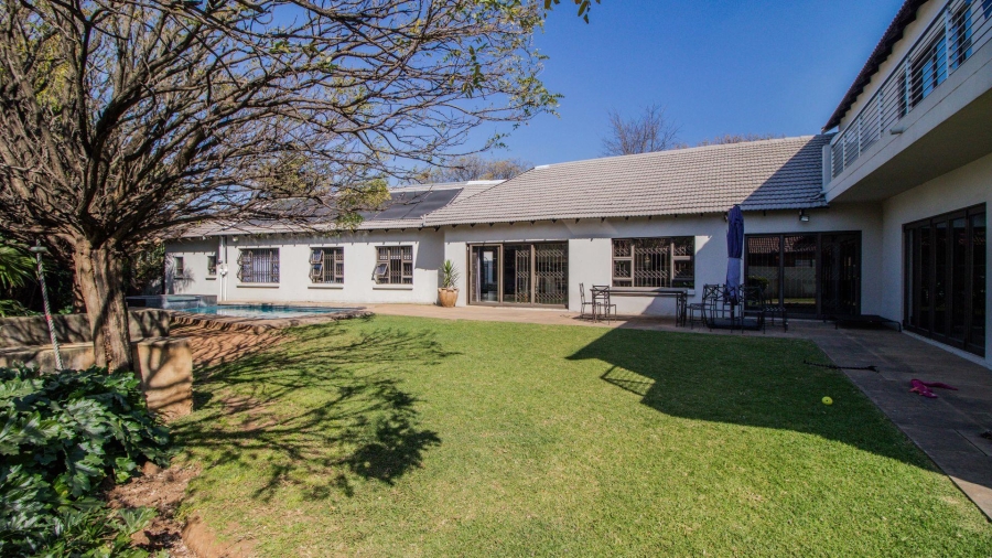 5 Bedroom Property for Sale in Lakefield Gauteng