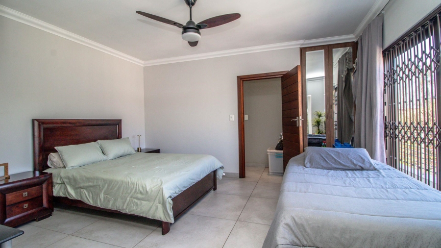 5 Bedroom Property for Sale in Lakefield Gauteng