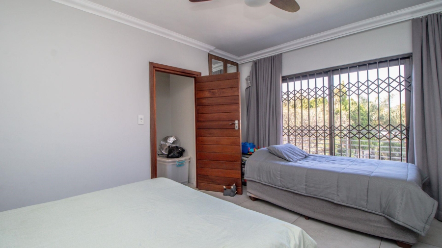 5 Bedroom Property for Sale in Lakefield Gauteng