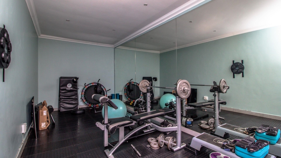 5 Bedroom Property for Sale in Lakefield Gauteng