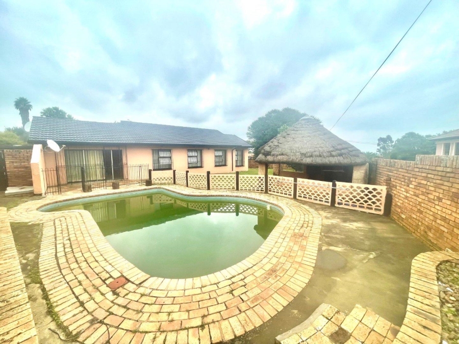 3 Bedroom Property for Sale in Esther Park Gauteng