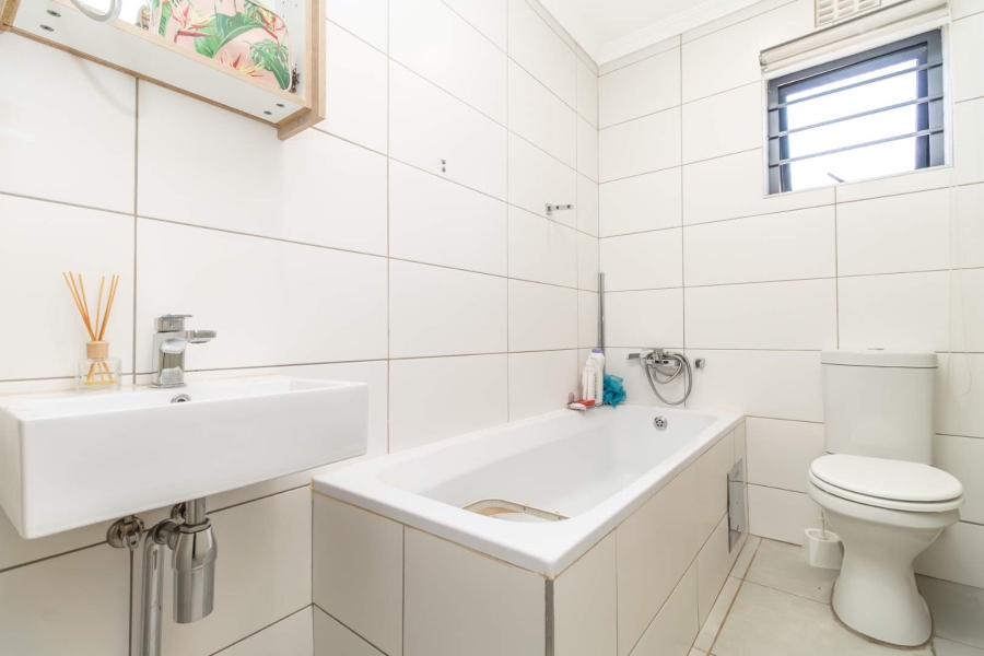 3 Bedroom Property for Sale in Lion Pride Gauteng