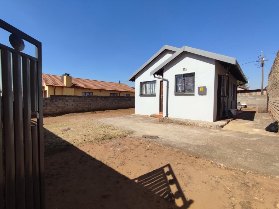 2 Bedroom Property for Sale in Protea Glen Gauteng