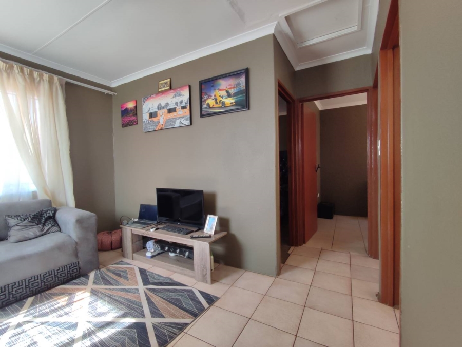2 Bedroom Property for Sale in Protea Glen Gauteng