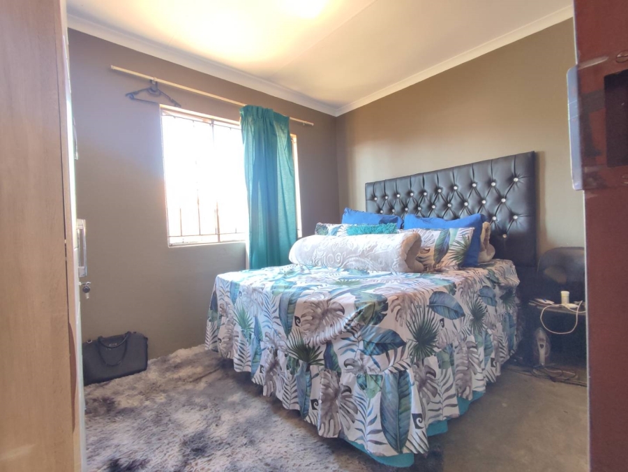 2 Bedroom Property for Sale in Protea Glen Gauteng