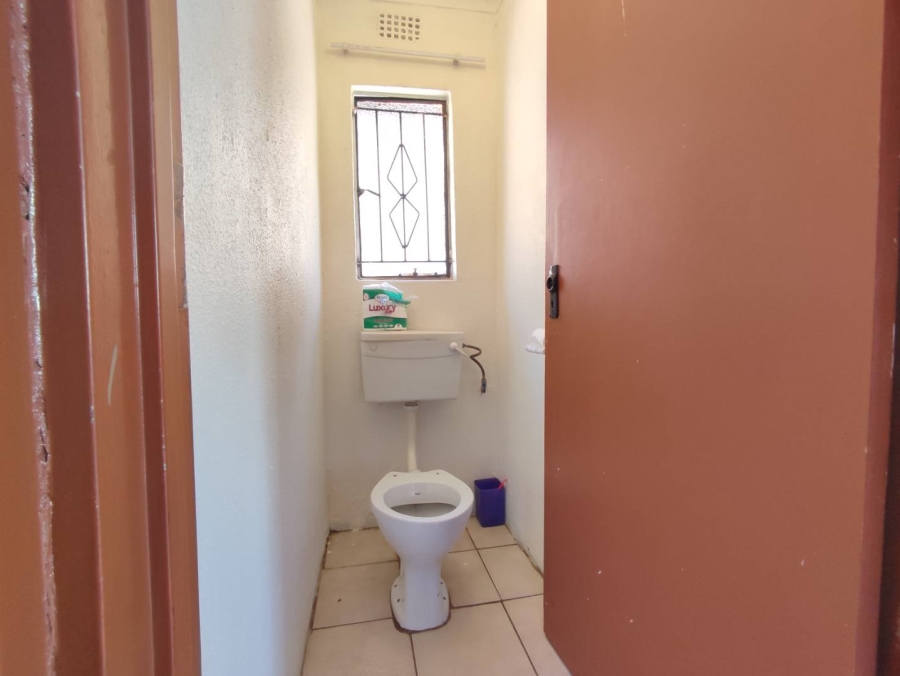 2 Bedroom Property for Sale in Protea Glen Gauteng