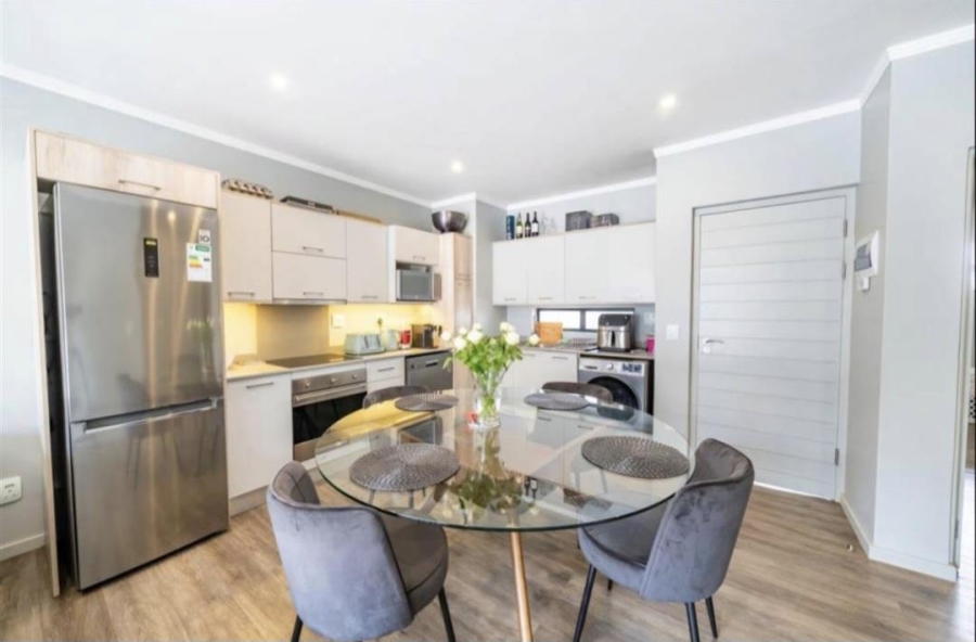 To Let 2 Bedroom Property for Rent in Rosebank Gauteng
