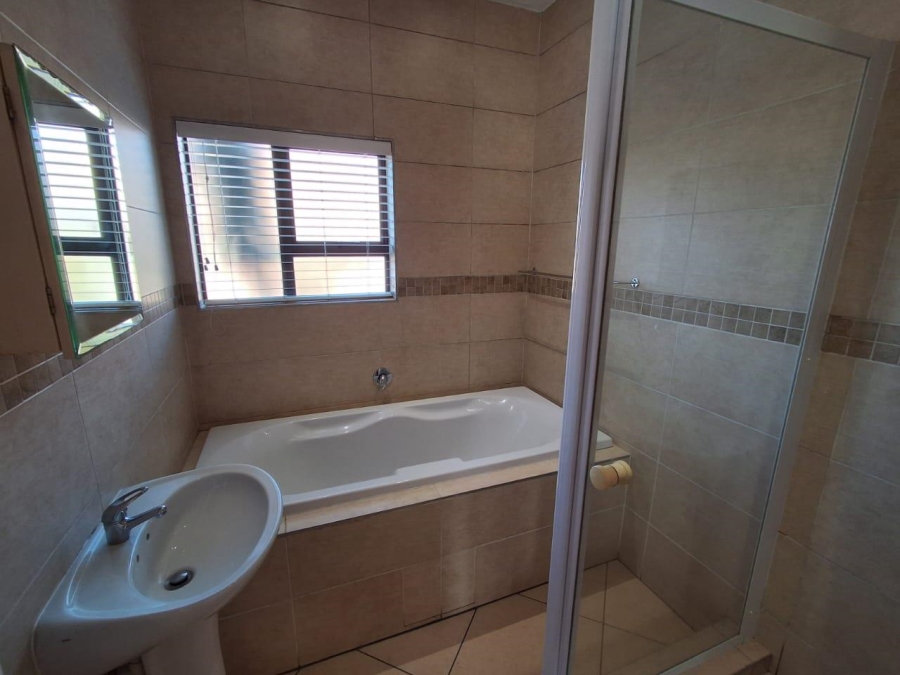 2 Bedroom Property for Sale in Liefde en Vrede Gauteng