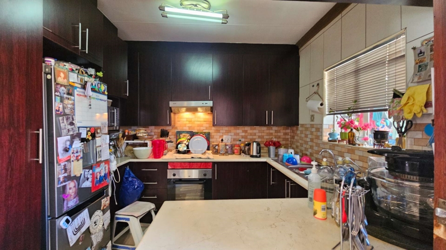 To Let 3 Bedroom Property for Rent in Faerie Glen Gauteng