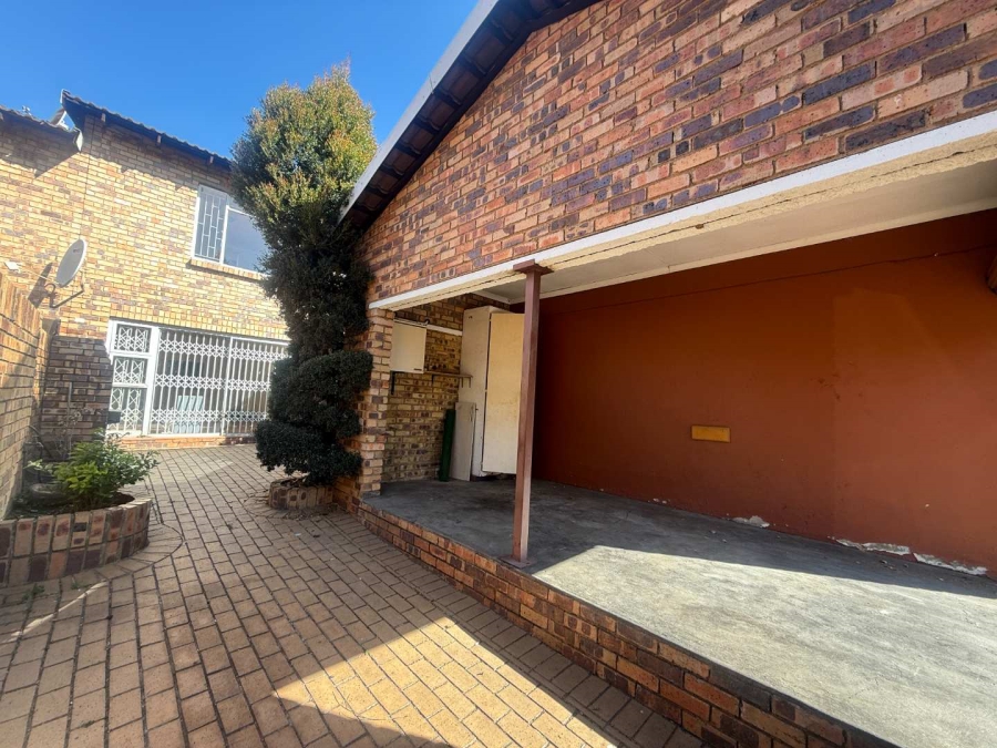 To Let 2 Bedroom Property for Rent in Windsor West Gauteng