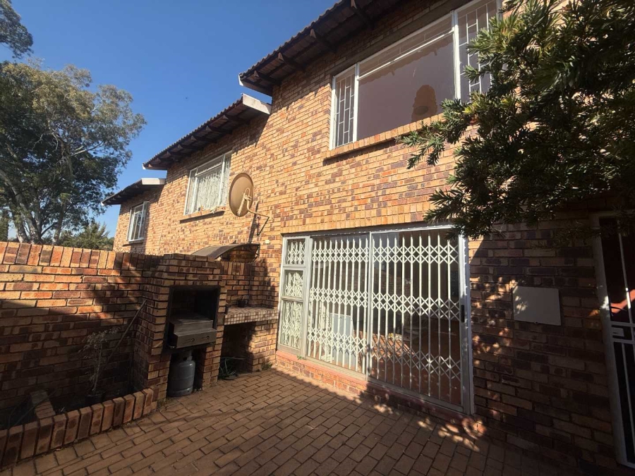 To Let 2 Bedroom Property for Rent in Windsor West Gauteng