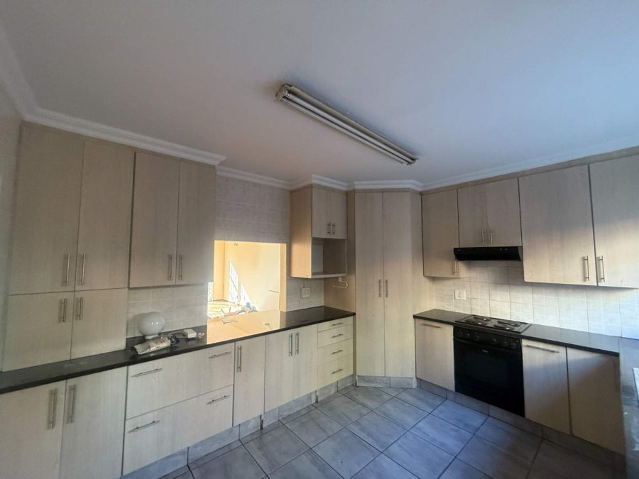 To Let 2 Bedroom Property for Rent in Windsor West Gauteng