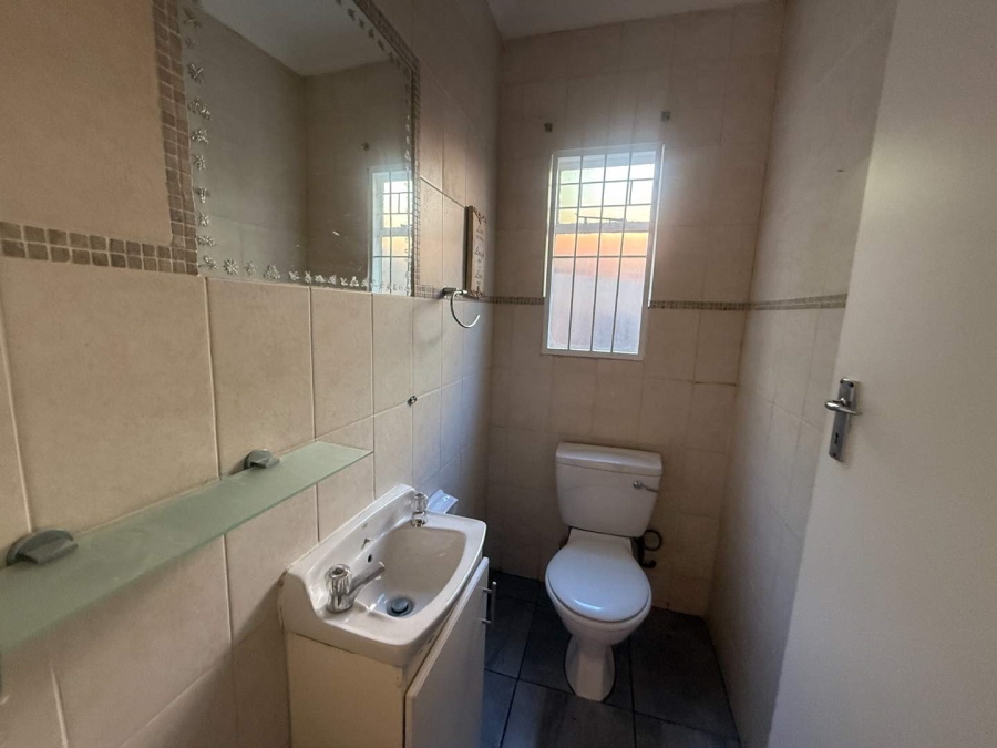 To Let 2 Bedroom Property for Rent in Windsor West Gauteng