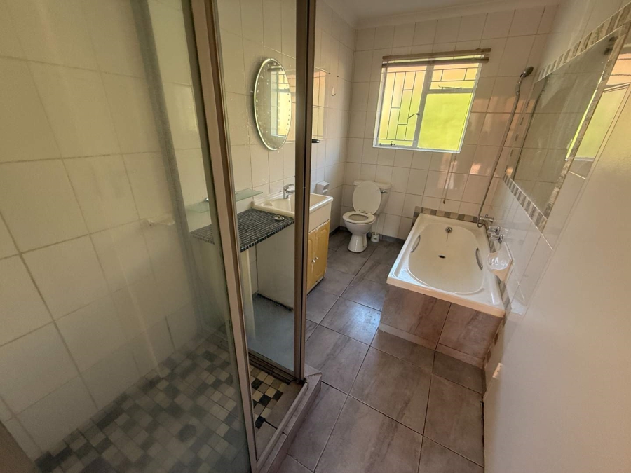 To Let 2 Bedroom Property for Rent in Windsor West Gauteng