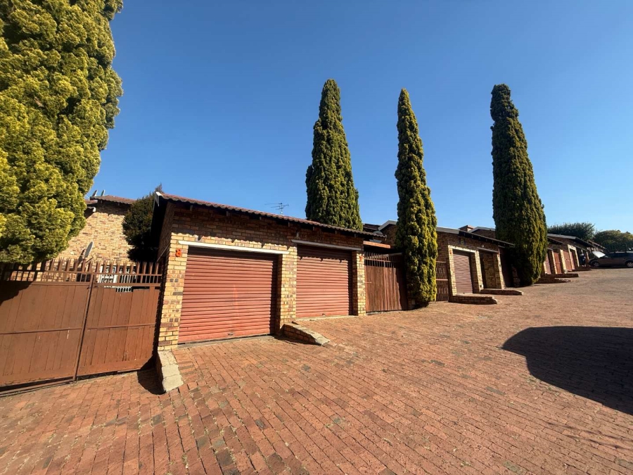 To Let 2 Bedroom Property for Rent in Windsor West Gauteng