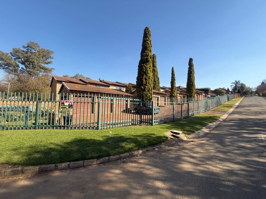 To Let 2 Bedroom Property for Rent in Windsor West Gauteng