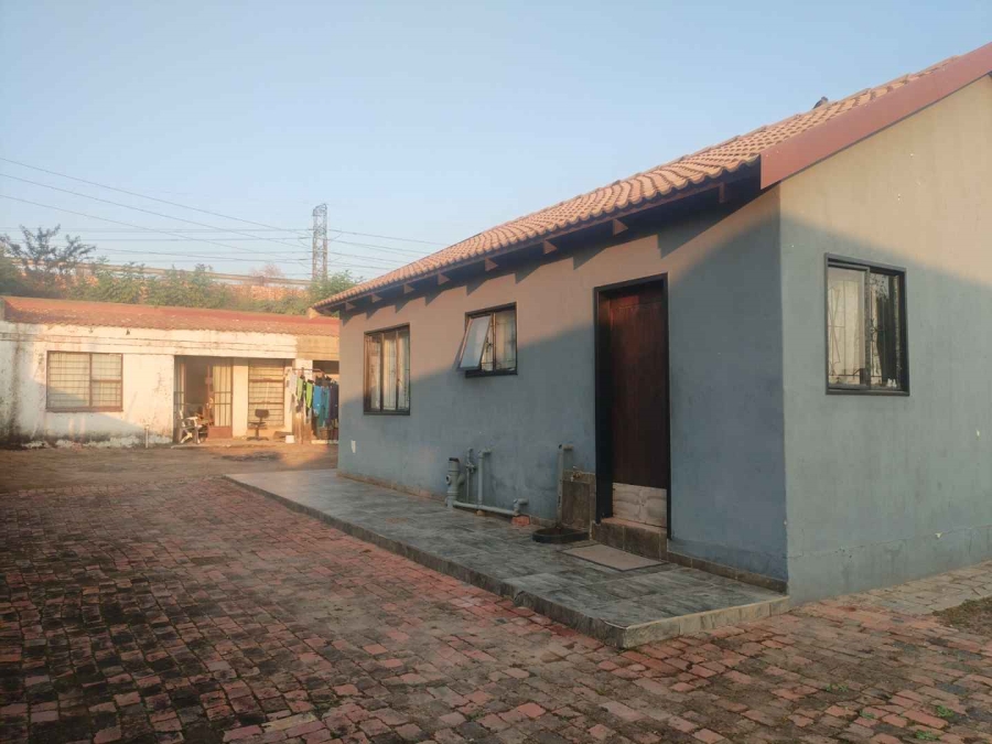 2 Bedroom Property for Sale in Mamelodi East Gauteng