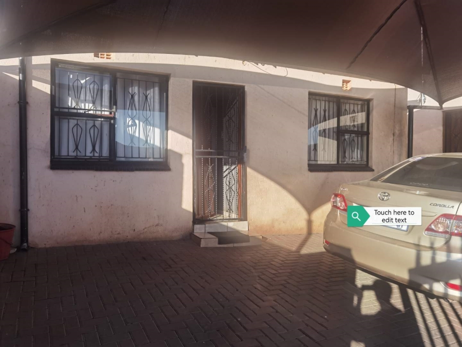 6 Bedroom Property for Sale in Tembisa Gauteng
