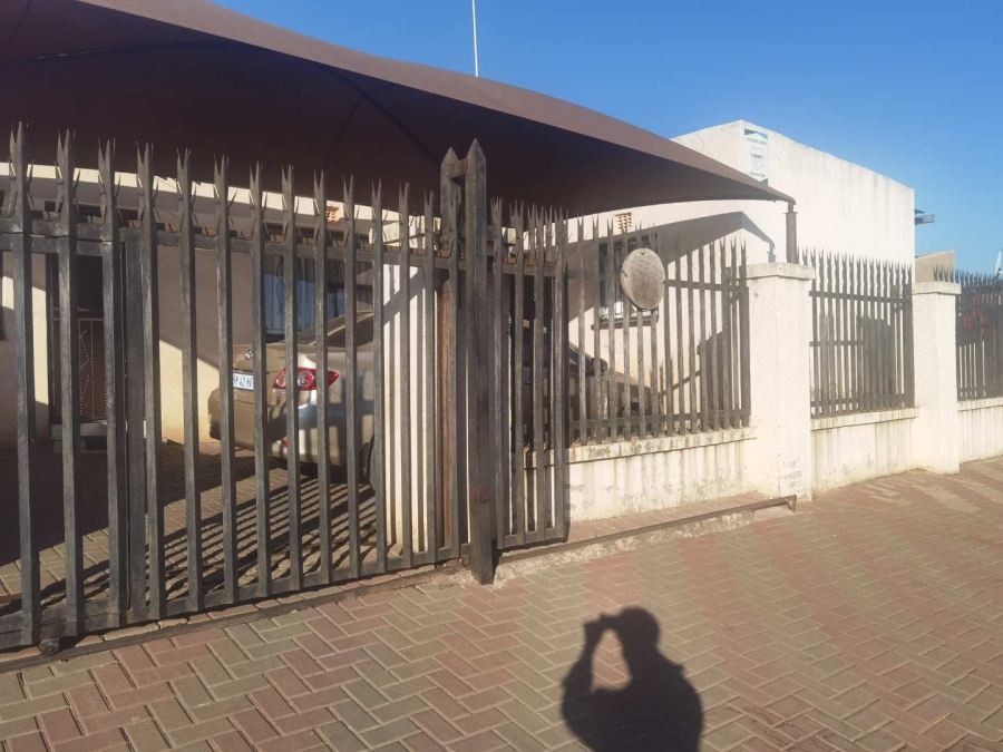 6 Bedroom Property for Sale in Tembisa Gauteng