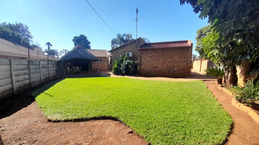 4 Bedroom Property for Sale in Birchleigh North Gauteng