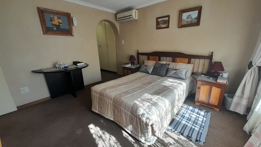 4 Bedroom Property for Sale in Birchleigh North Gauteng