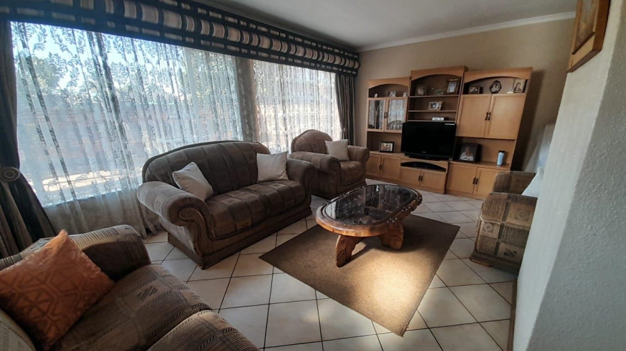 4 Bedroom Property for Sale in Birchleigh North Gauteng