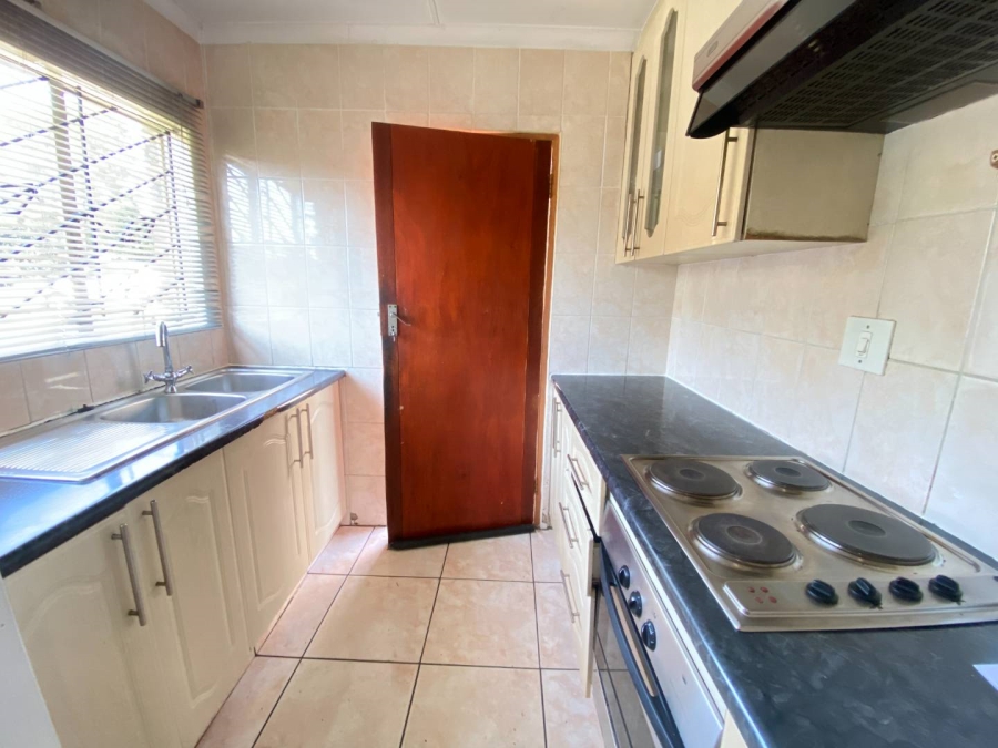 3 Bedroom Property for Sale in Mondeor Gauteng
