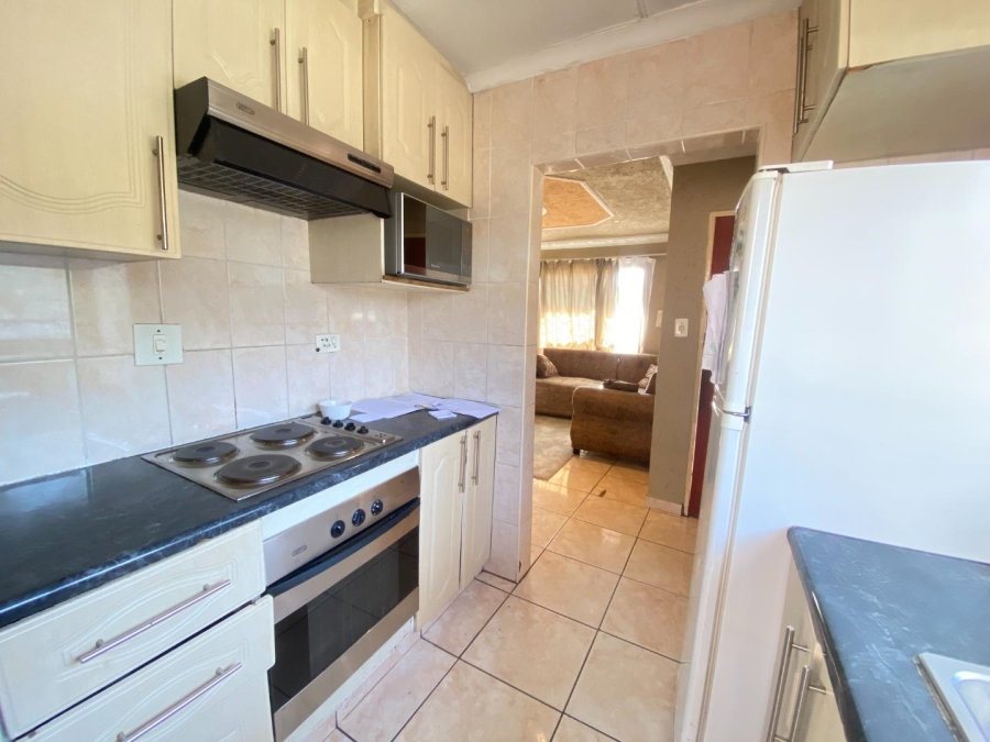 3 Bedroom Property for Sale in Mondeor Gauteng