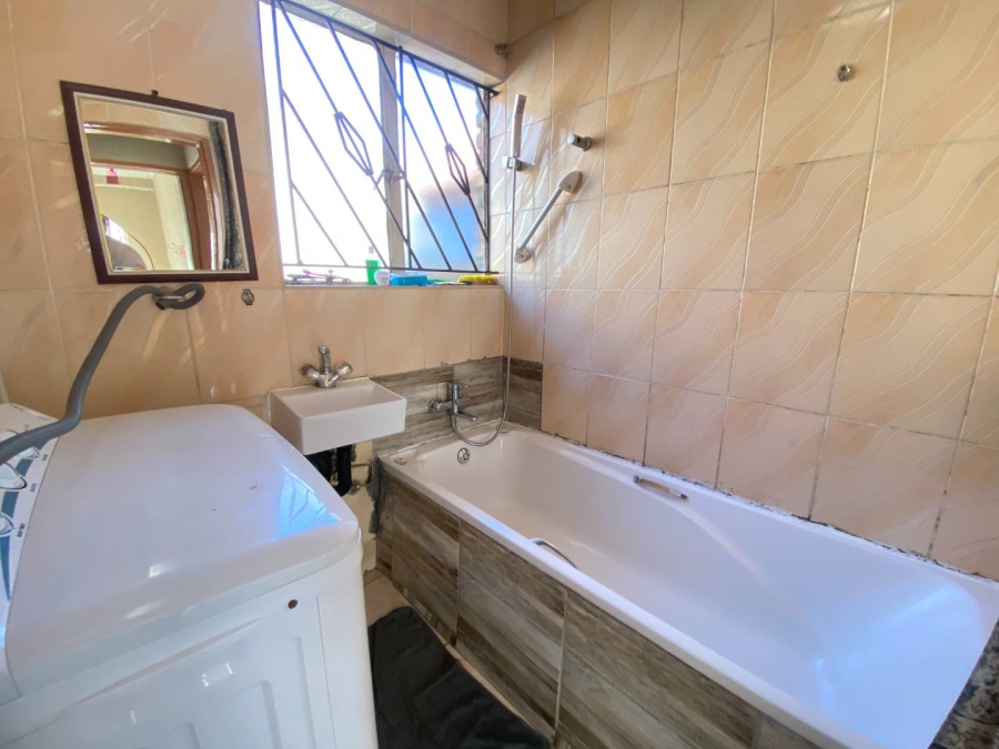 3 Bedroom Property for Sale in Mondeor Gauteng