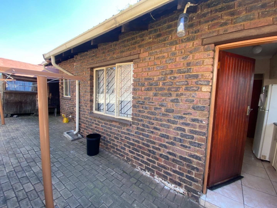 3 Bedroom Property for Sale in Mondeor Gauteng