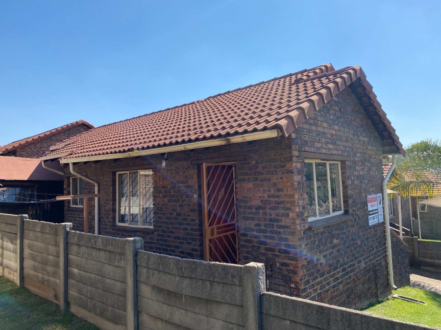 3 Bedroom Property for Sale in Mondeor Gauteng