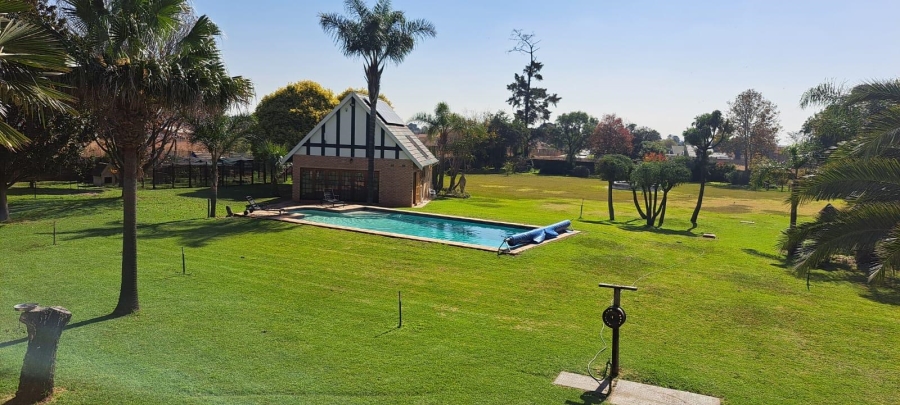 6 Bedroom Property for Sale in Norton Home Estate AH Gauteng