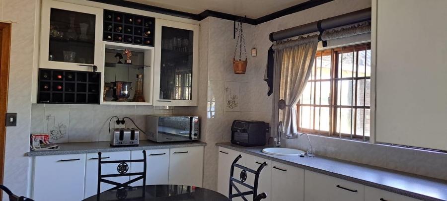 6 Bedroom Property for Sale in Norton Home Estate AH Gauteng