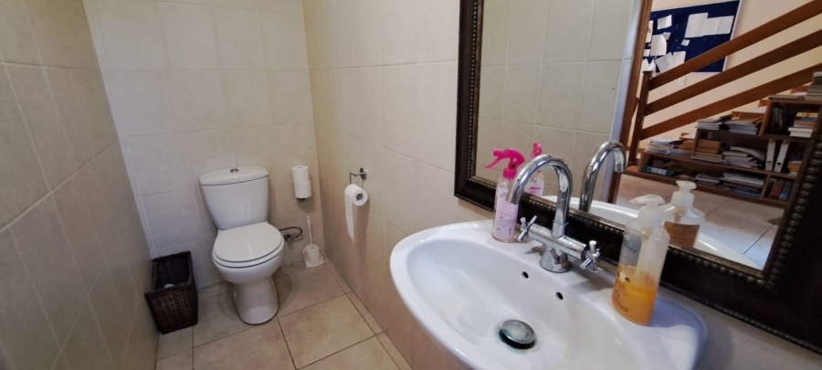 6 Bedroom Property for Sale in Norton Home Estate AH Gauteng