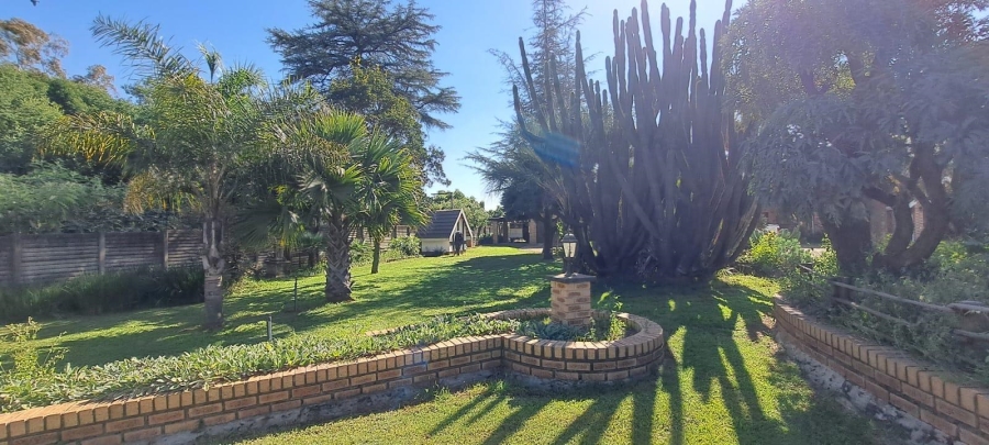 6 Bedroom Property for Sale in Norton Home Estate AH Gauteng