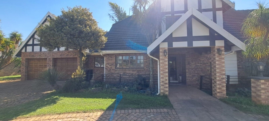 6 Bedroom Property for Sale in Norton Home Estate AH Gauteng