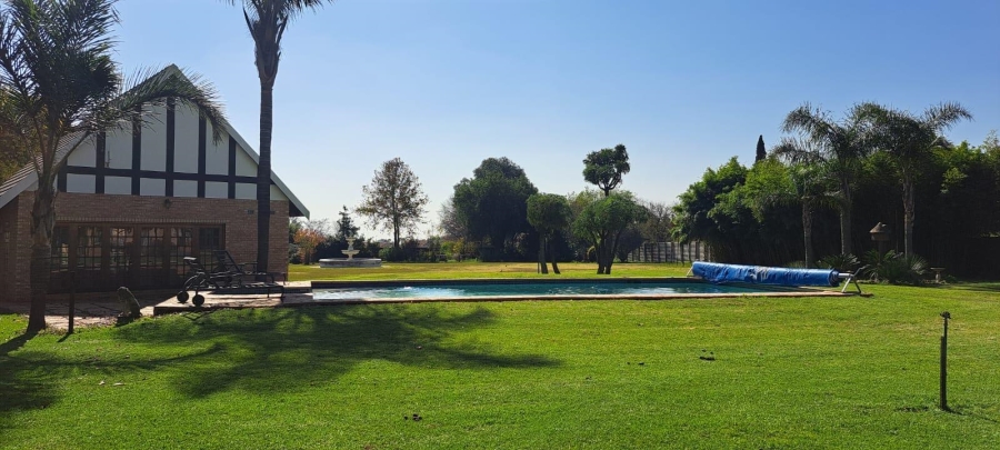 6 Bedroom Property for Sale in Norton Home Estate AH Gauteng