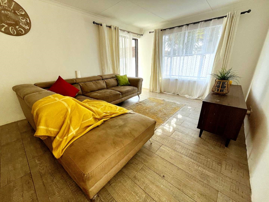 3 Bedroom Property for Sale in Faerie Glen Gauteng