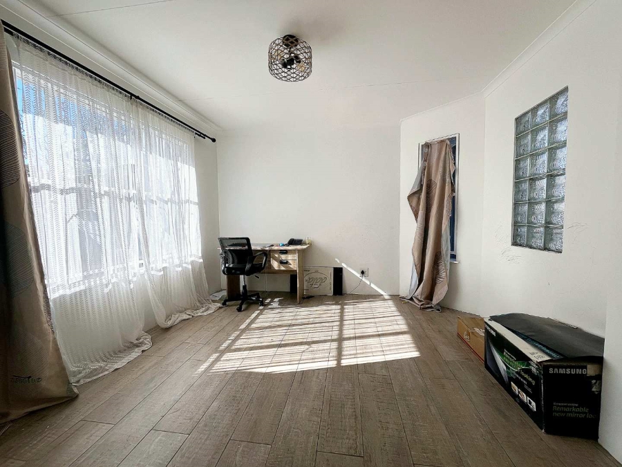 3 Bedroom Property for Sale in Faerie Glen Gauteng