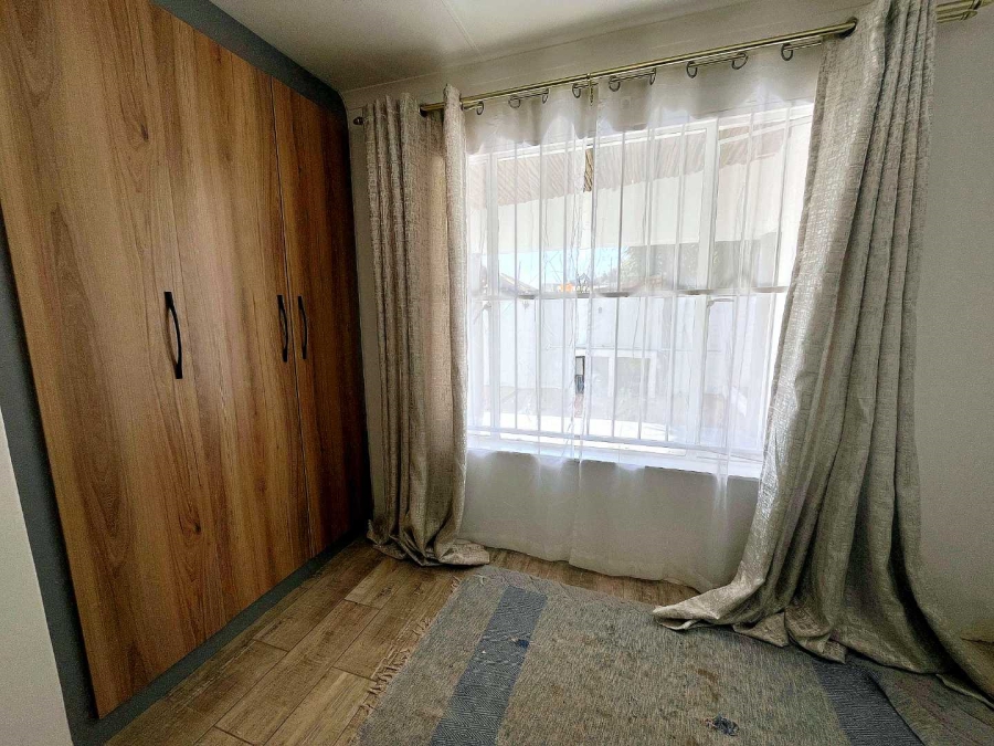 3 Bedroom Property for Sale in Faerie Glen Gauteng
