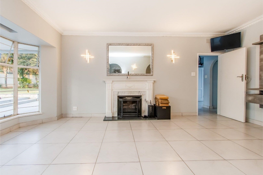 5 Bedroom Property for Sale in Cresta Gauteng
