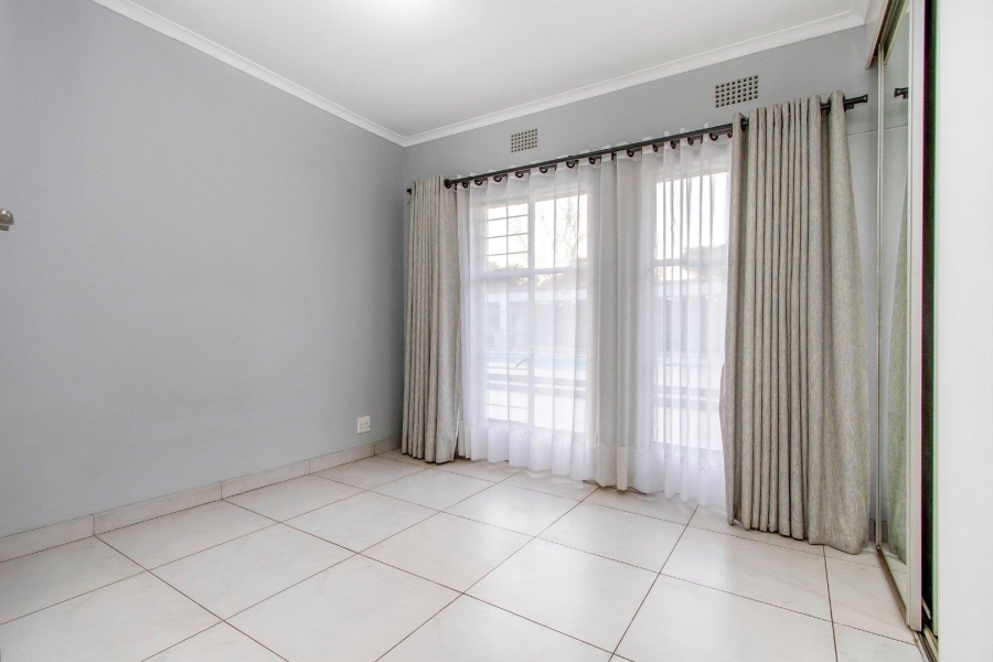 5 Bedroom Property for Sale in Cresta Gauteng