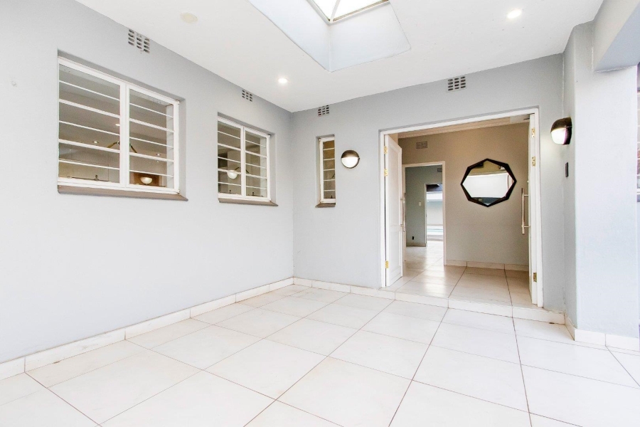 5 Bedroom Property for Sale in Cresta Gauteng