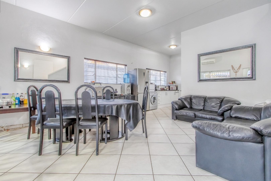 5 Bedroom Property for Sale in Cresta Gauteng