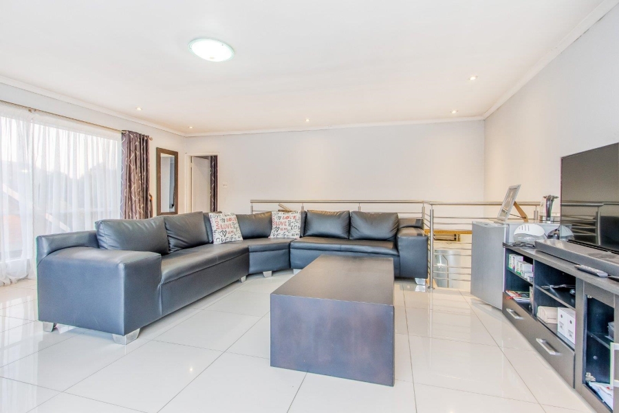 5 Bedroom Property for Sale in Cresta Gauteng