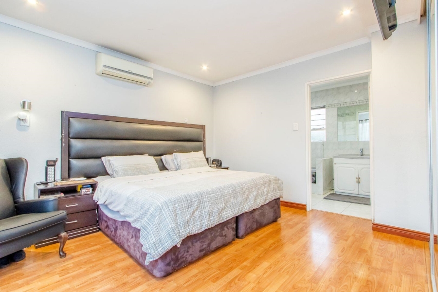 5 Bedroom Property for Sale in Cresta Gauteng