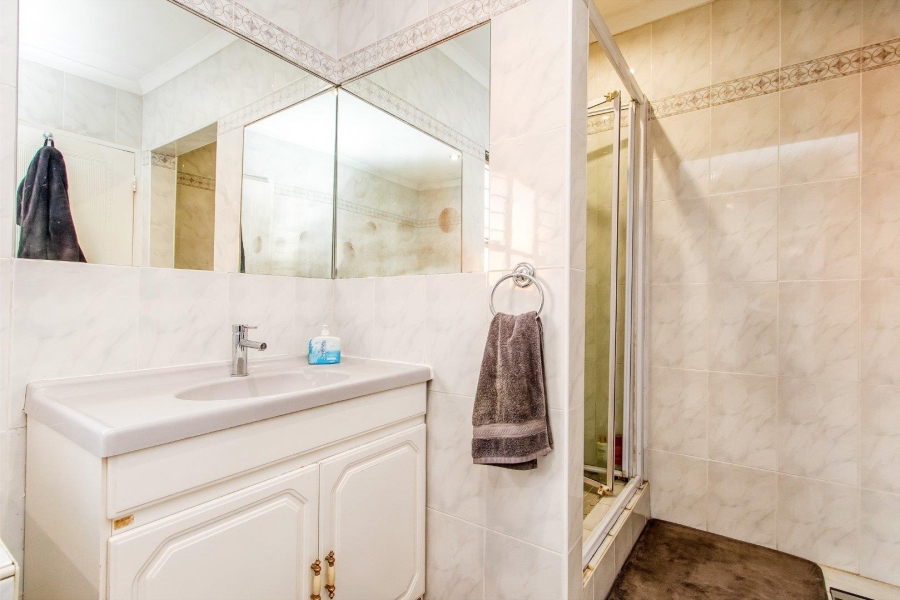 5 Bedroom Property for Sale in Cresta Gauteng
