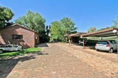 To Let 1 Bedroom Property for Rent in Douglasdale Gauteng