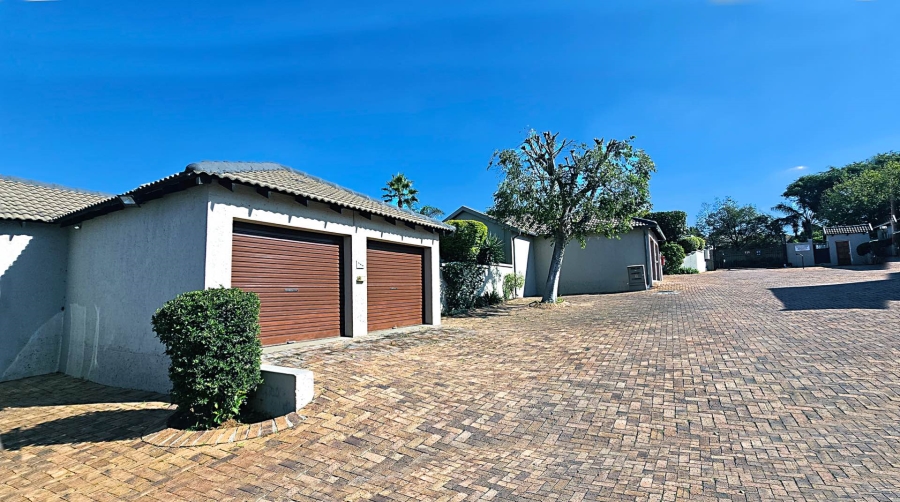 3 Bedroom Property for Sale in Radiokop Gauteng